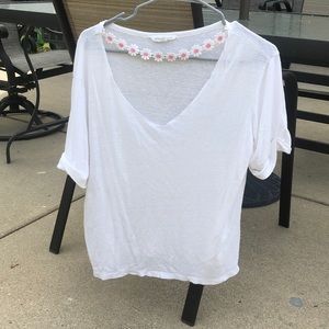 Daisy white drop neck shirt